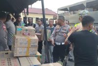 Polres Kupang berangkatkan bantuan logistik untuk warga terdampak gempa Flores.