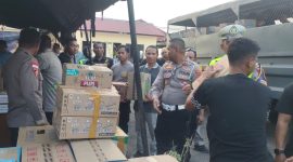 Polres Kupang berangkatkan bantuan logistik untuk warga terdampak gempa Flores.