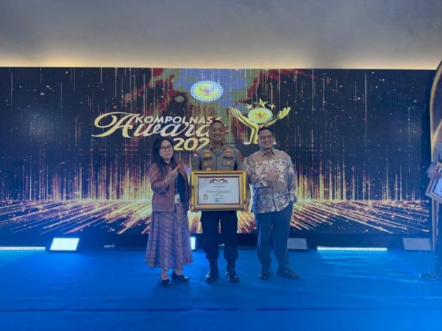 Kapolres Kupang AKBP Adhytia Octorio Putra, S.I.K., menerima penghargaan Kompolnas Award 2026 di Jakarta, Kamis (17/9/2026), setelah Polres Kupang berhasil masuk lima besar nasional untuk Kategori B.