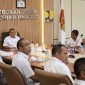 Gubernur NTT, Emanuel Melkiades Laka Lena pimpin rapat koordinasi di Dinas PUPR NTT.