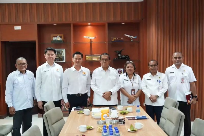 KADIN NTT bertemu Gubernur Melki Laka Lena bahas ekonomi daerah.